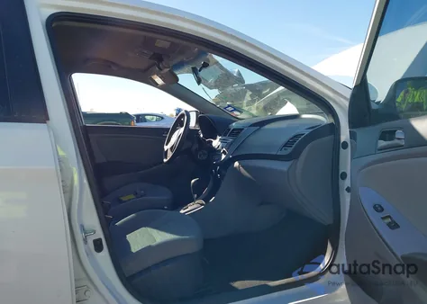 2015 Hyundai Accent Gls z USA, uszkodzony, nr VIN KMHCT4AE4FU801324